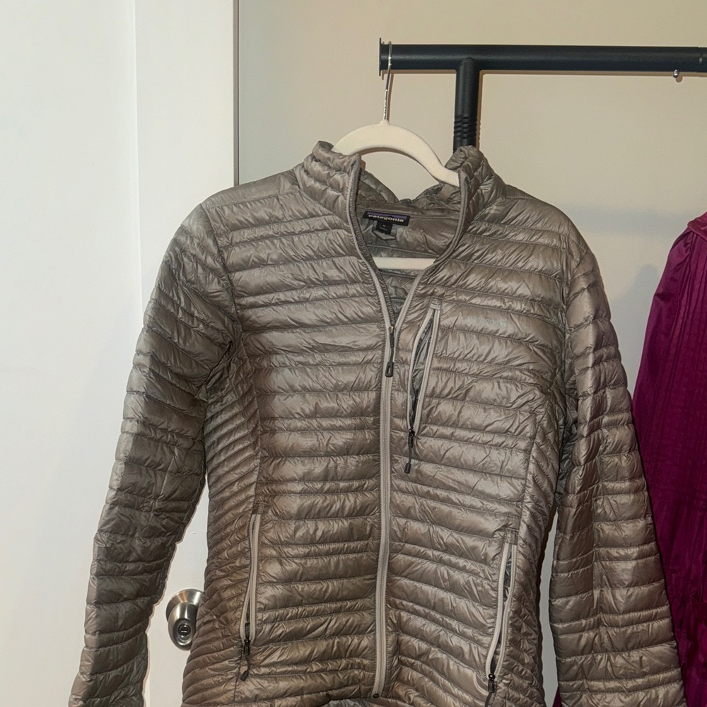 Patagonia puffer jacket - grey